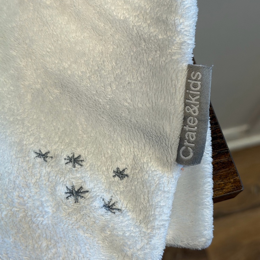 Crate & Kids Cloud Lovey Blanket - Soft Whiteish gray - Picture 2 of 6